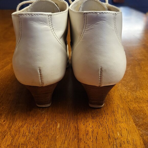 Corsina ~ Sz 6M ~ White Leather Ankle Hi Booties ~ Very Good Vintage Condition - Picture 3 of 9